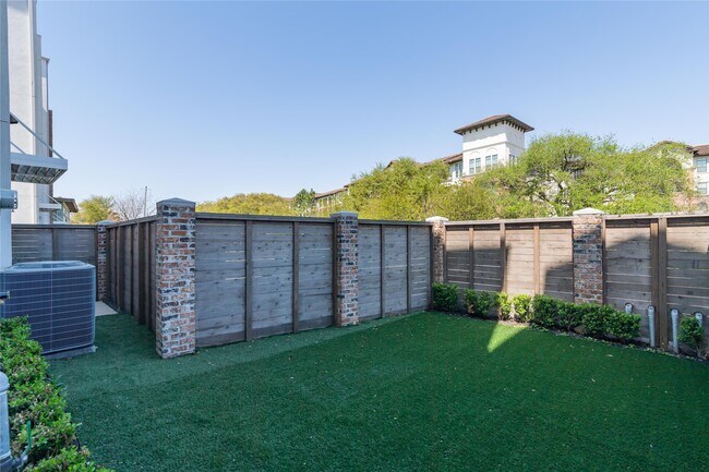 Foto del edificio - 3821 N Braeswood Blvd