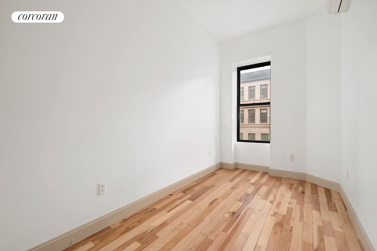 Primary Photo - 47 W 71st St
