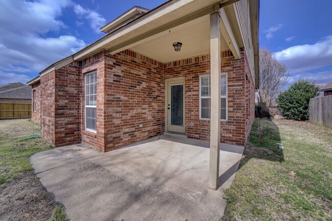 Foto del edificio - 5 Bed | 2.5 Baths | Broken Arrow