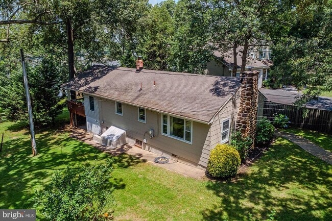 Building Photo - 242 Beachwood Rd