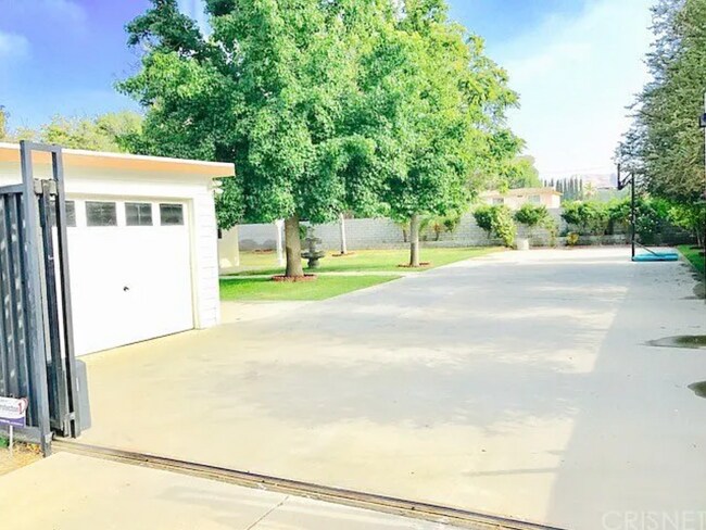 Foto del edificio - 4735 Adam Rd