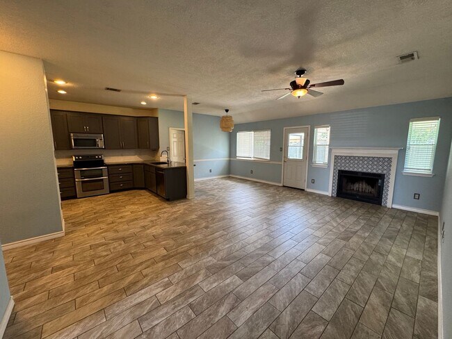 Foto del edificio - 3306 Levy Ln