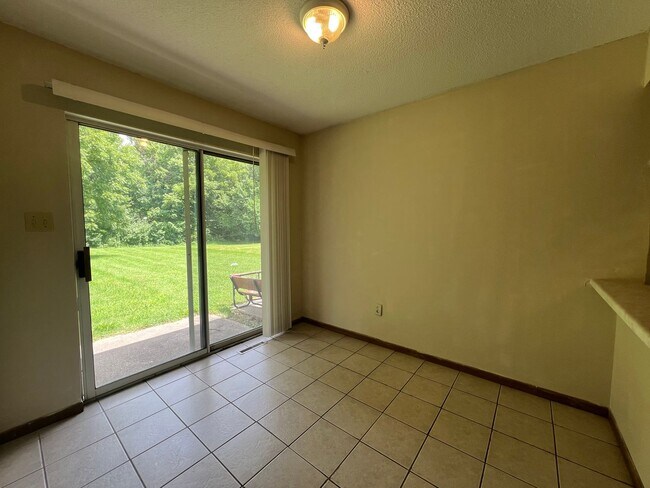 Building Photo - 808-810-810 Clinkscales Rd