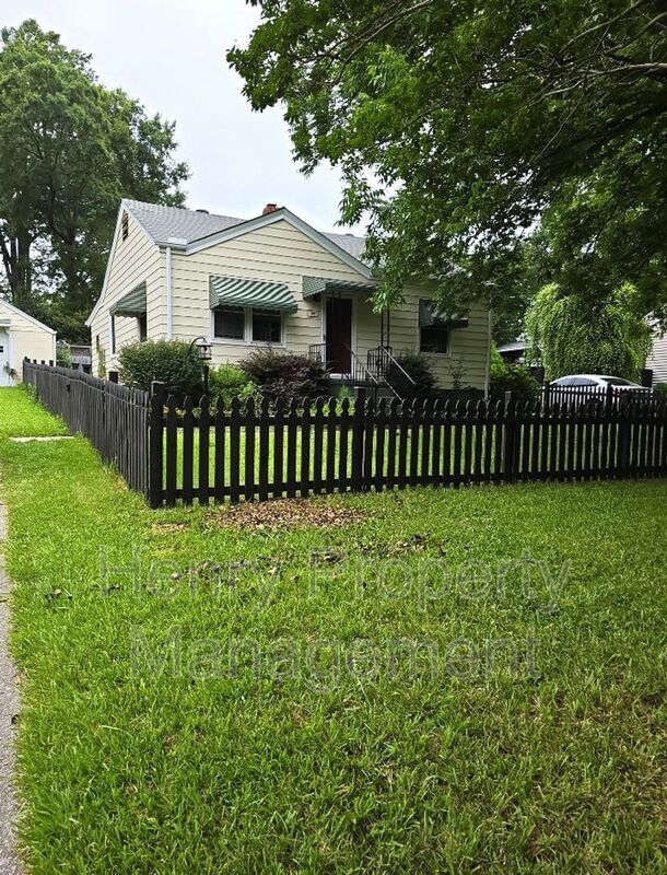 Building Photo - 309 Webster St