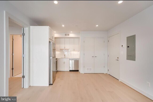 Foto del edificio - 5408 1st Pl NW