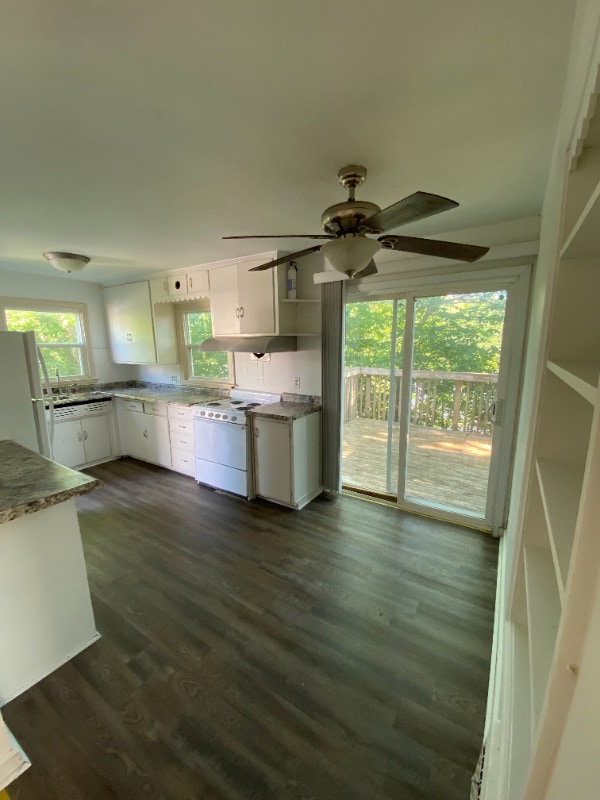 Building Photo - 605 Menomonie St