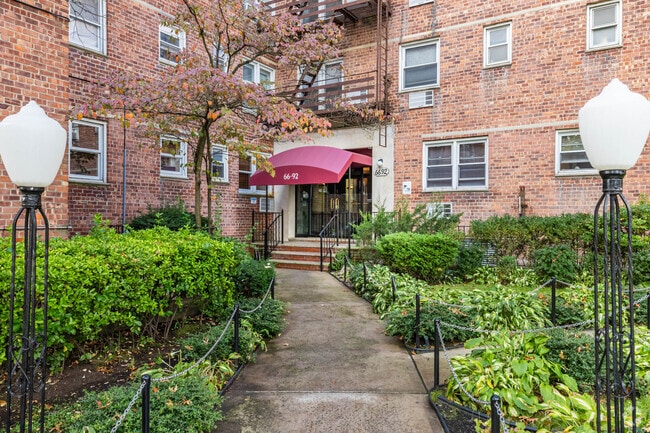 Building Entrance - 6692 Selfridge St
