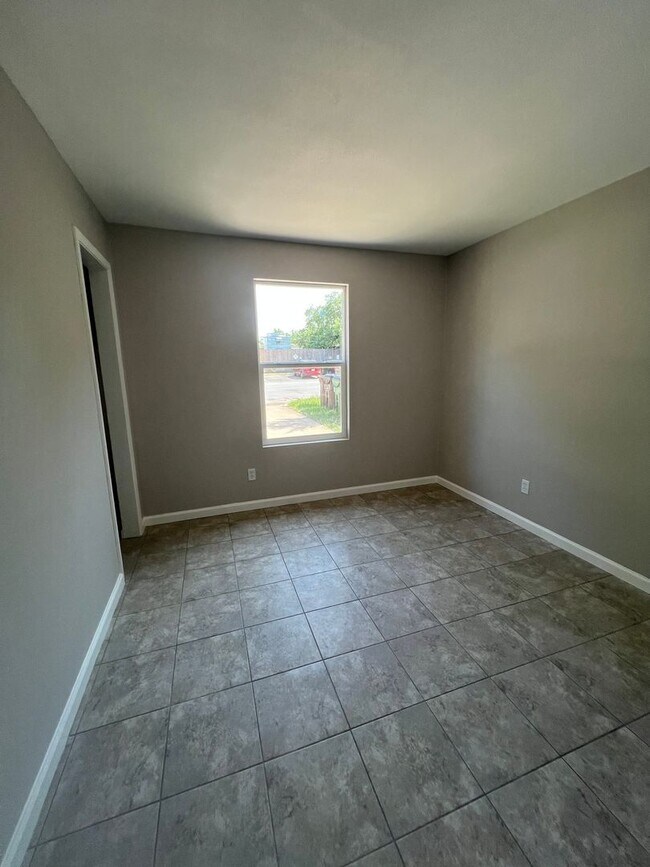 Foto del edificio - Clean Gem at 1108 Libery Ave