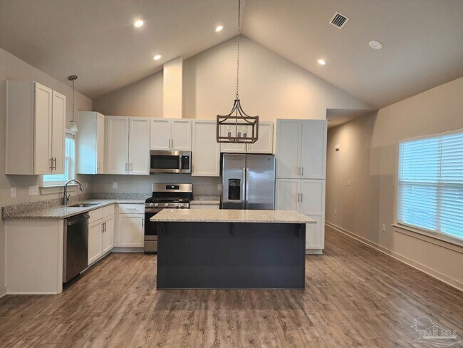 Foto del edificio - 106 S G St