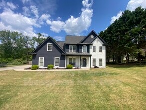 Building Photo - 3736 High Gables W