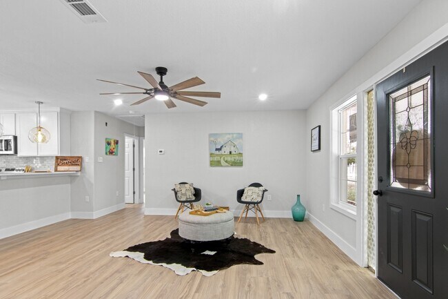 Foto del edificio - 15529 Pine St