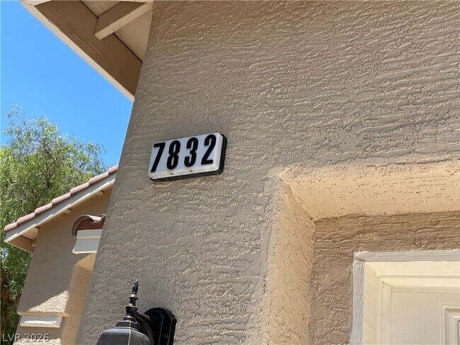 Foto del edificio - 7832 Blue Eagle Way