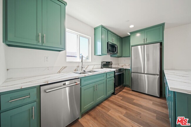 Foto del edificio - 1055 Wilton Pl