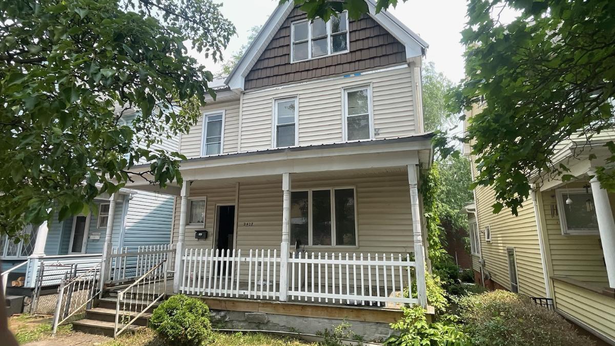 2427 W Chestnut Ave Unit 1, Altoona, PA 16601 Room for Rent in