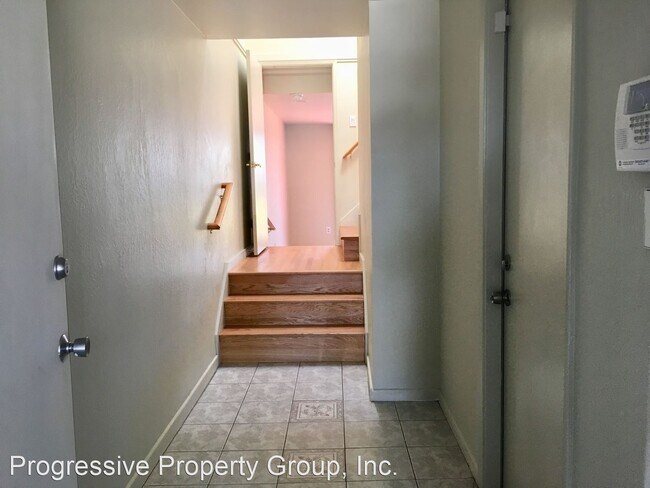 Building Photo - 3 br, 2 bath House - 568 Bella Vista Way