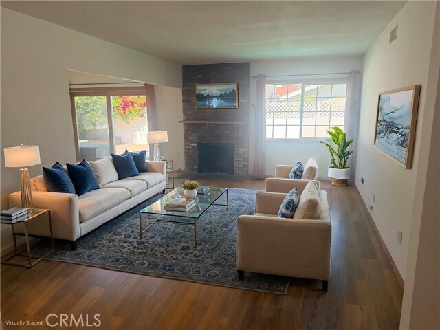 Foto del edificio - 22636 Greenwood Ave
