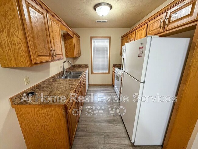 Foto del edificio - 1091 N Northwood Ave
