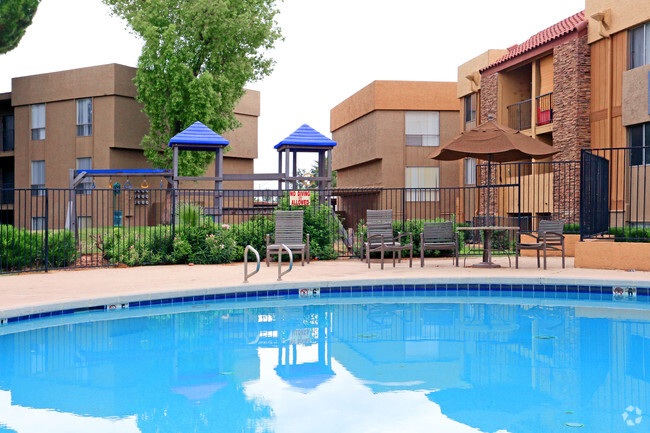 Biltmore On The Lake Apartments - Phoenix, AZ | Apartments.com