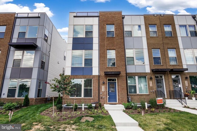 Building Photo - 5022 Randolph Rd