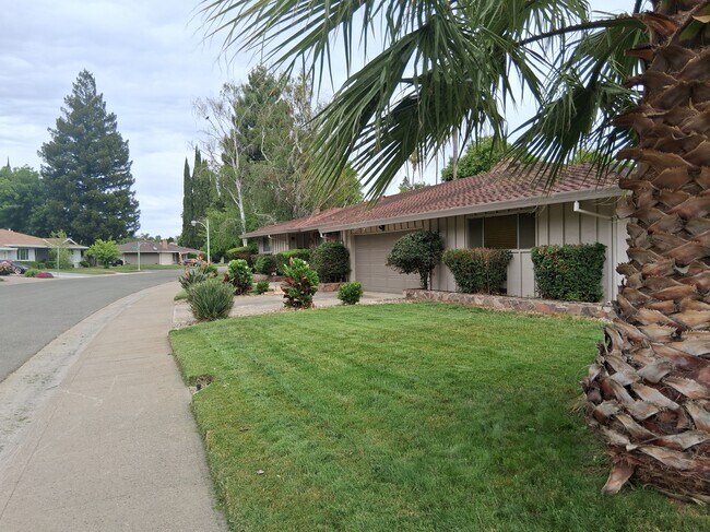 Foto del edificio - 6576 Harmon Dr