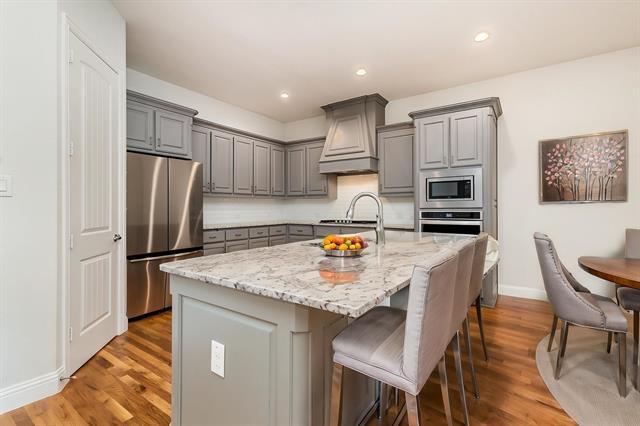 Foto del edificio - 2424 Belvedere Ln