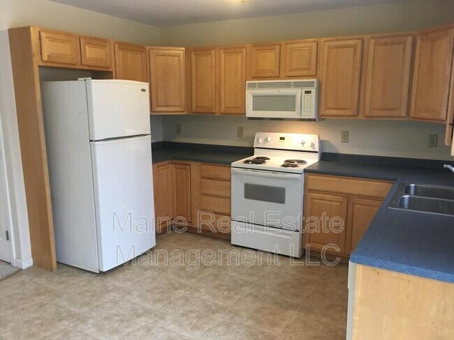 Foto del edificio - 12 Ada Dr