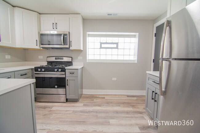 Foto del edificio - 6141 N Hermitage Ave