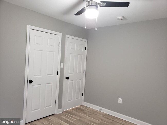 Building Photo - 2510 S Walter Reed Dr