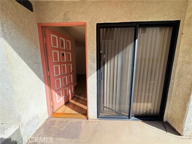 Foto del edificio - 118 N Cedar St