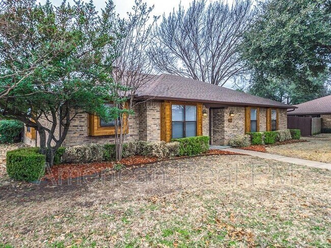 Photo - 3852 Westminster Dr House