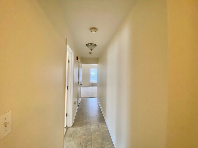 Foto del edificio - 1359 St Johns Ave