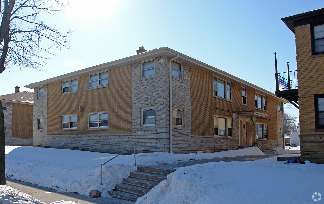 Building Photo - 7125 W Appleton Ave