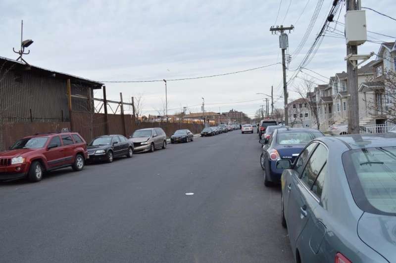 Primary Photo - 392 Montauk Ave.