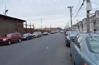 Building Photo - 392 Montauk Ave.