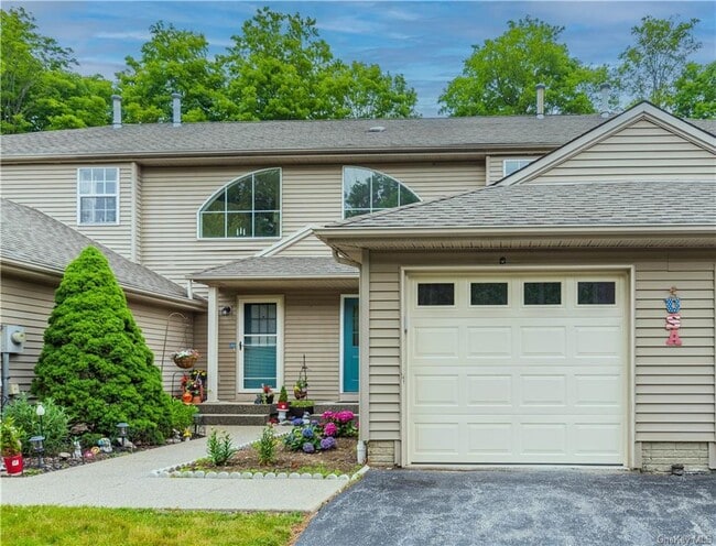 Building Photo - 205 Crestwood Ct