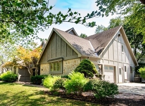 Foto del edificio - 3405 W 121st St