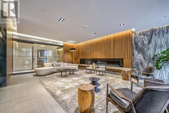 Building Photo - 125 Redpath Ave