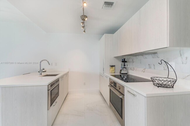 Foto del edificio - 501 NE 31st St