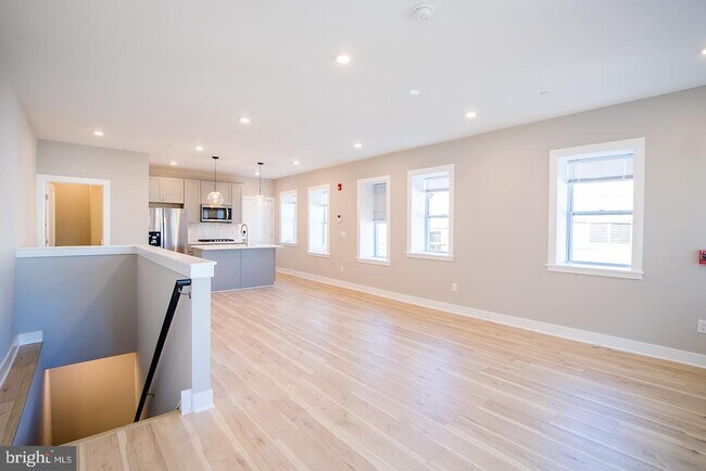 Building Photo - 129 S 49th St