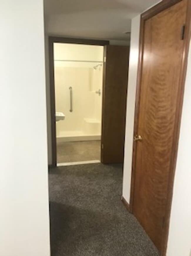 Building Photo - 1112 Park St