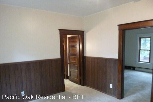 Building Photo - 4 br, 2 bath House - 1428 Marquette Ave