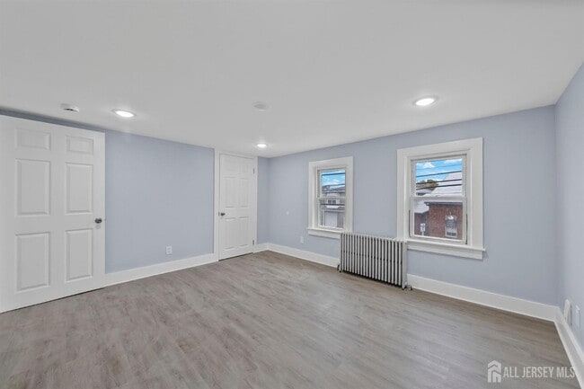 Foto del edificio - 6 1st Ave