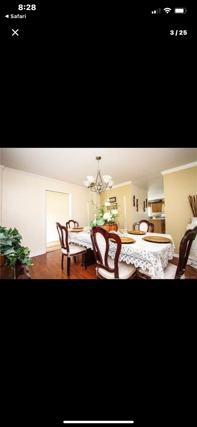 Building Photo - 10611 River Hollow Ct