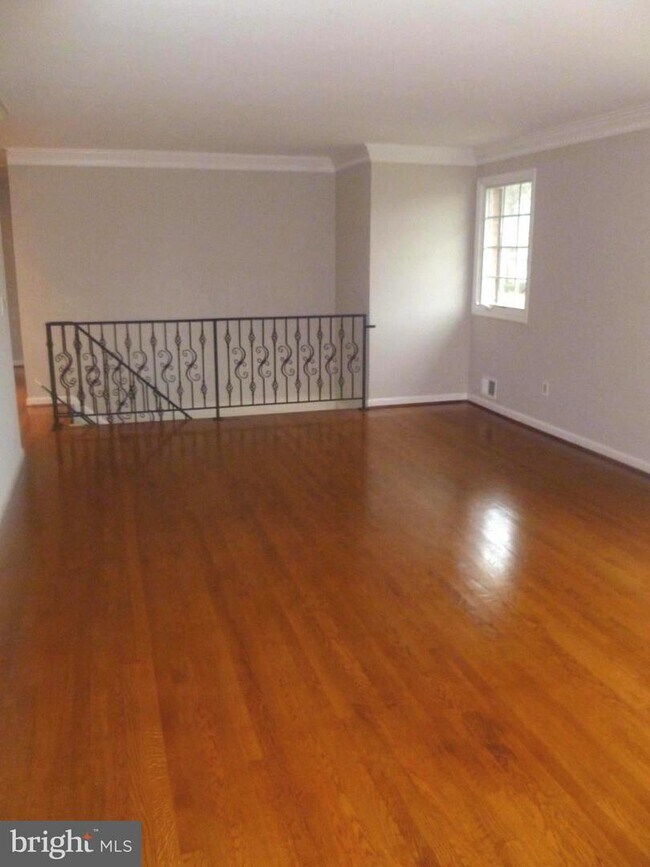 Foto del edificio - 7115 Warbler Ln