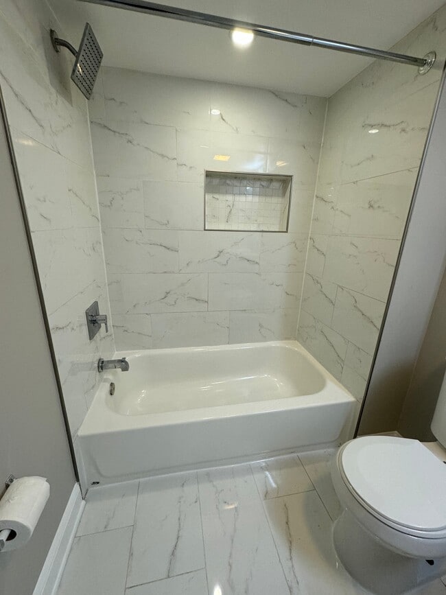 Building Photo - 1253 Cresthaven Dr
