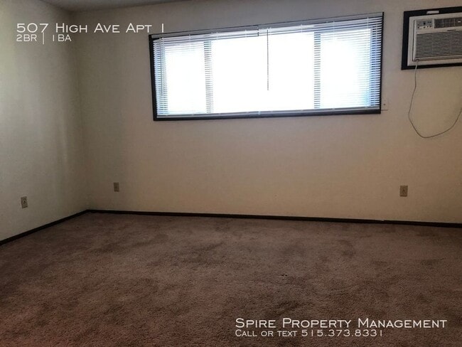 Building Photo - Spacious 2 bedroom 1 bath