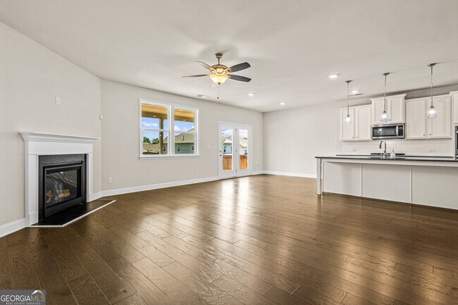Foto del edificio - 3331 Fall Branch Ln
