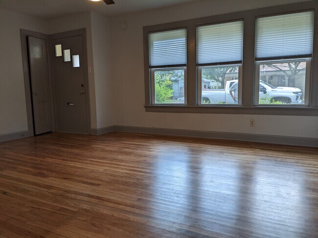 Foto del edificio - 5107 Avenue G