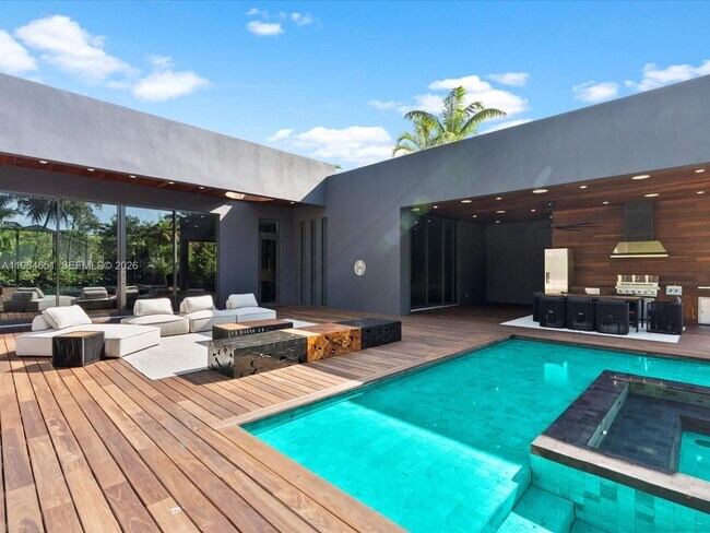 Building Photo - 871 NE 83rd St