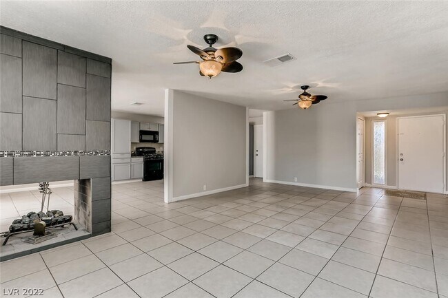 Foto del edificio - 4545 E Bennett Dr